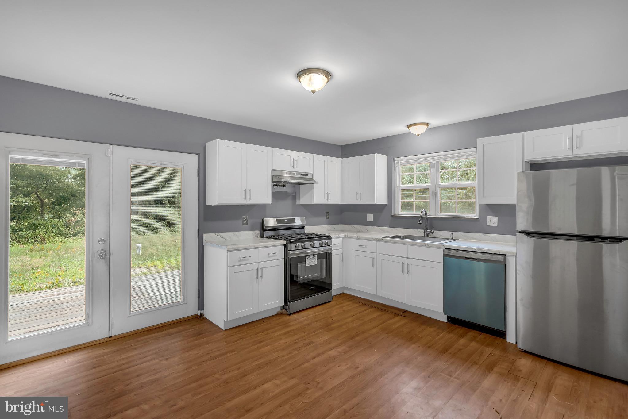 6 DAHLIA STREET