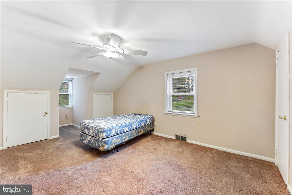 NEWTOWN SQ - Residential