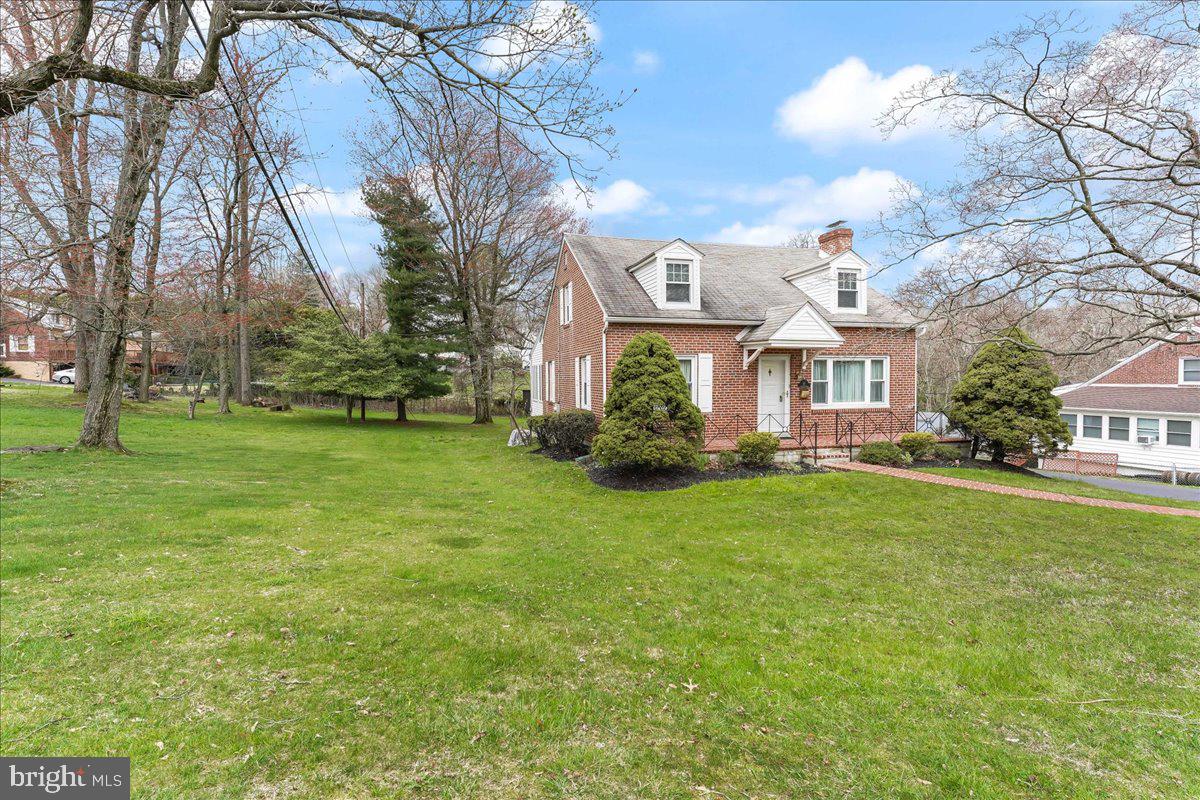 NEWTOWN SQ - Residential
