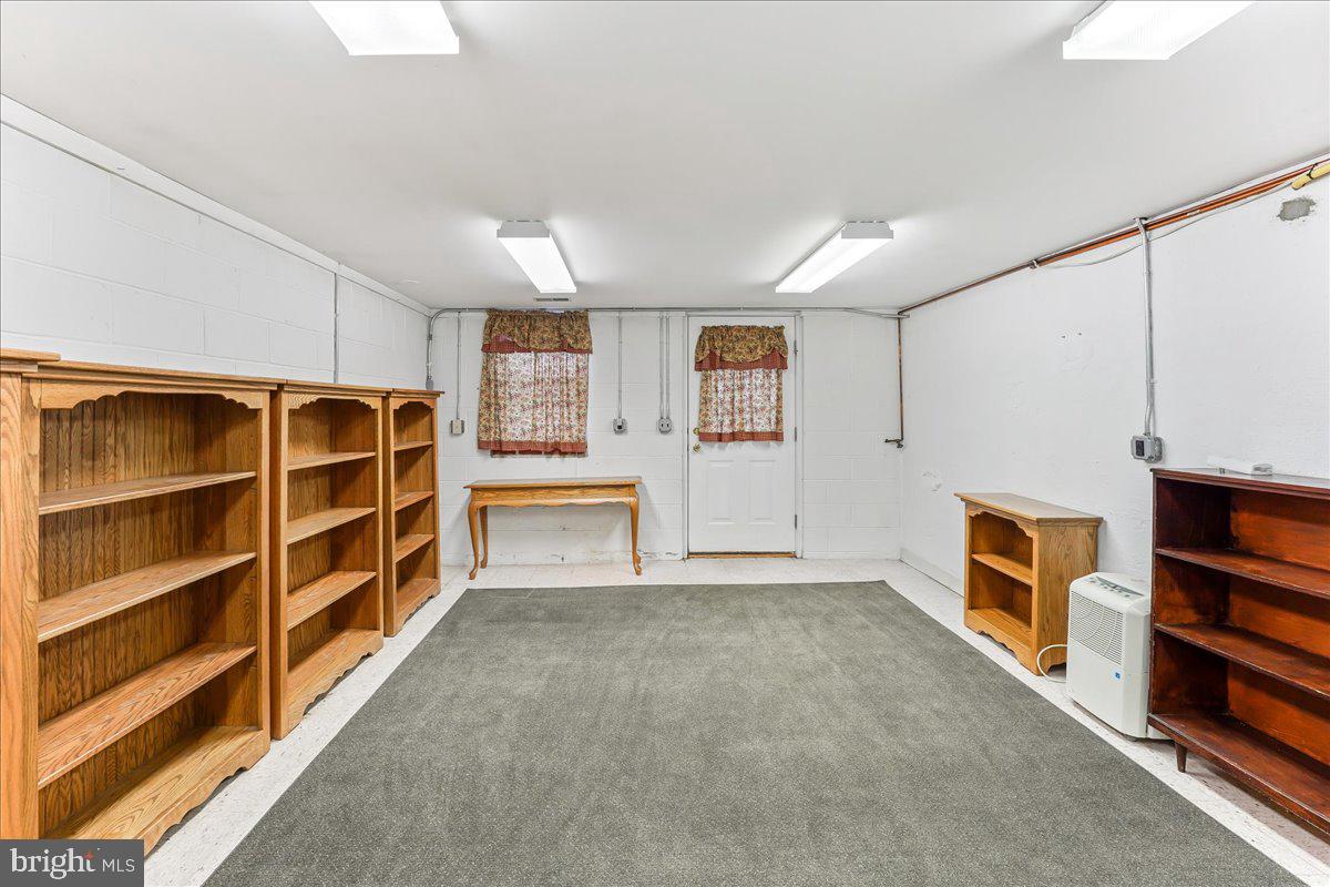 NEWTOWN SQ - Residential