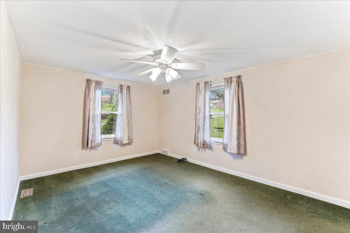 NEWTOWN SQ - Residential