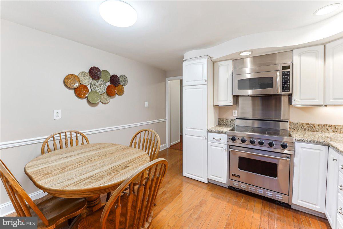 NEWTOWN SQ - Residential