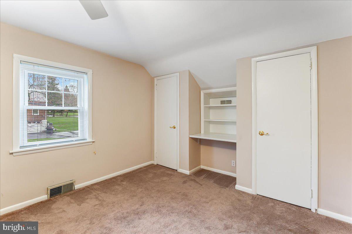 NEWTOWN SQ - Residential