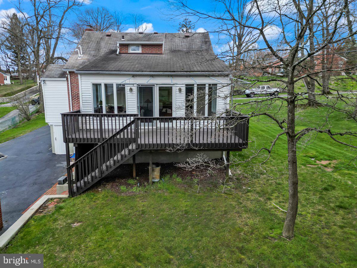 NEWTOWN SQ - Residential