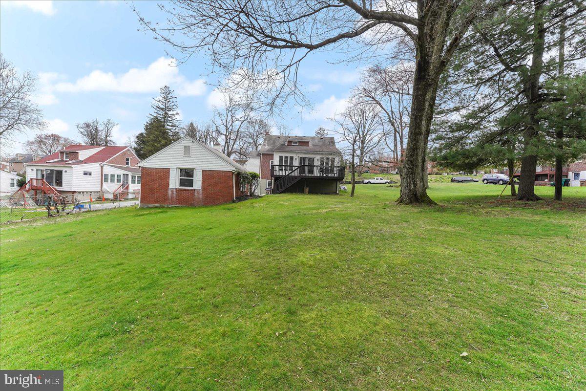 NEWTOWN SQ - Residential