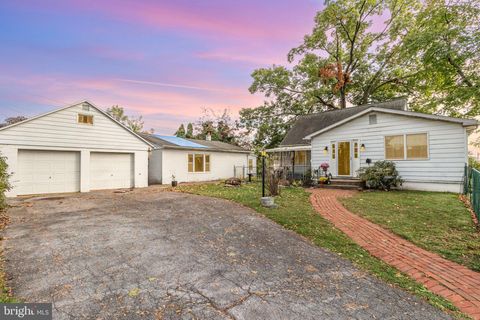 105 OAK HILL DRIVE MIDDLETOWN PA 17057