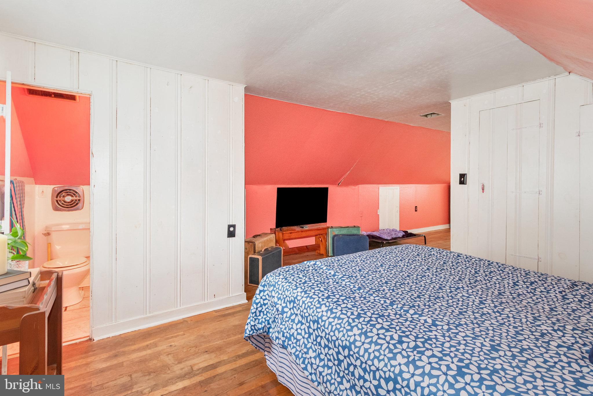 MIDDLETOWN - Residential