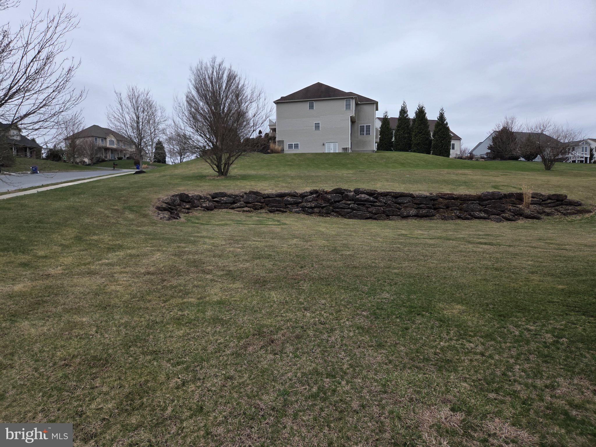 WOODS EDGE - Residential