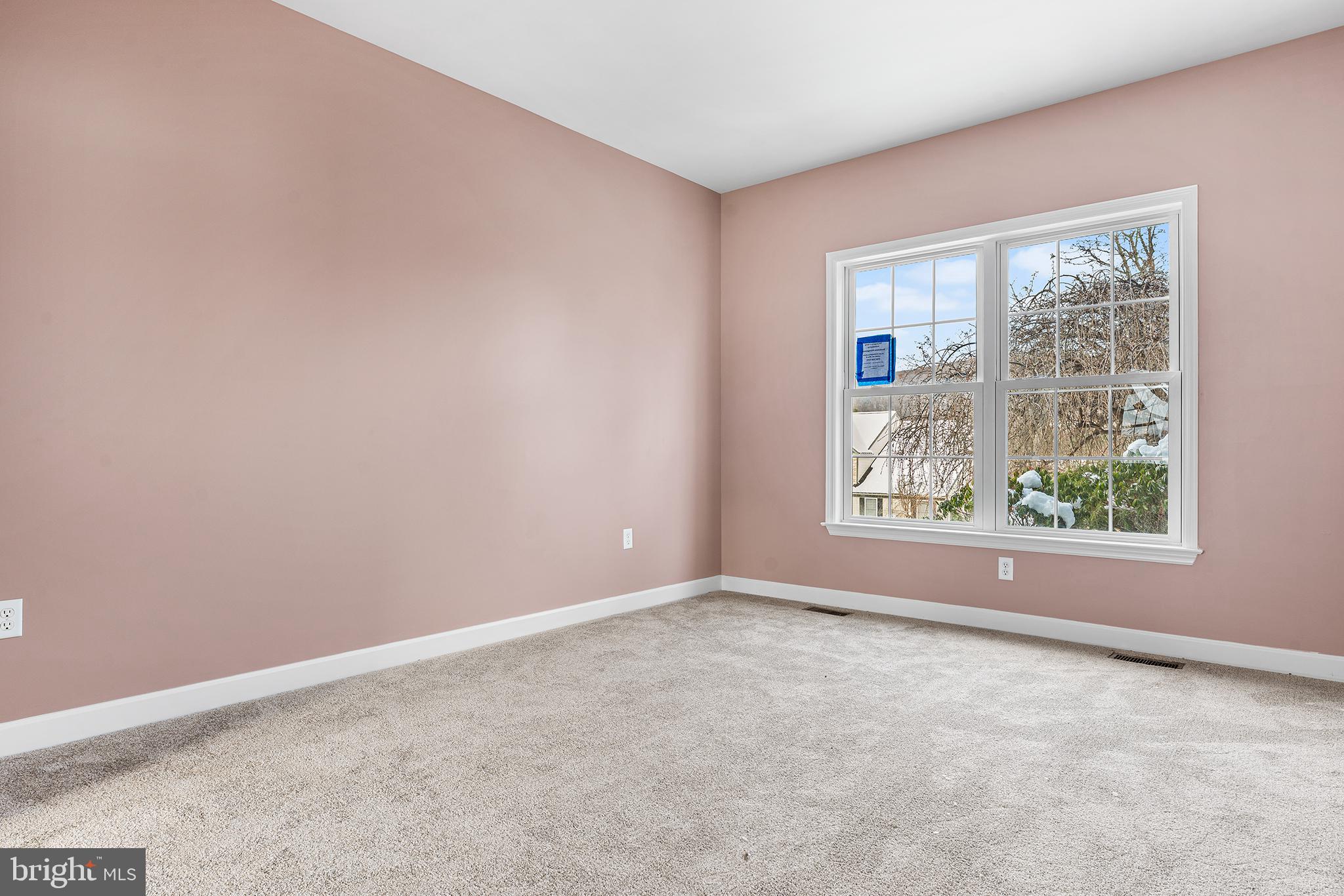 WOODS EDGE - Residential