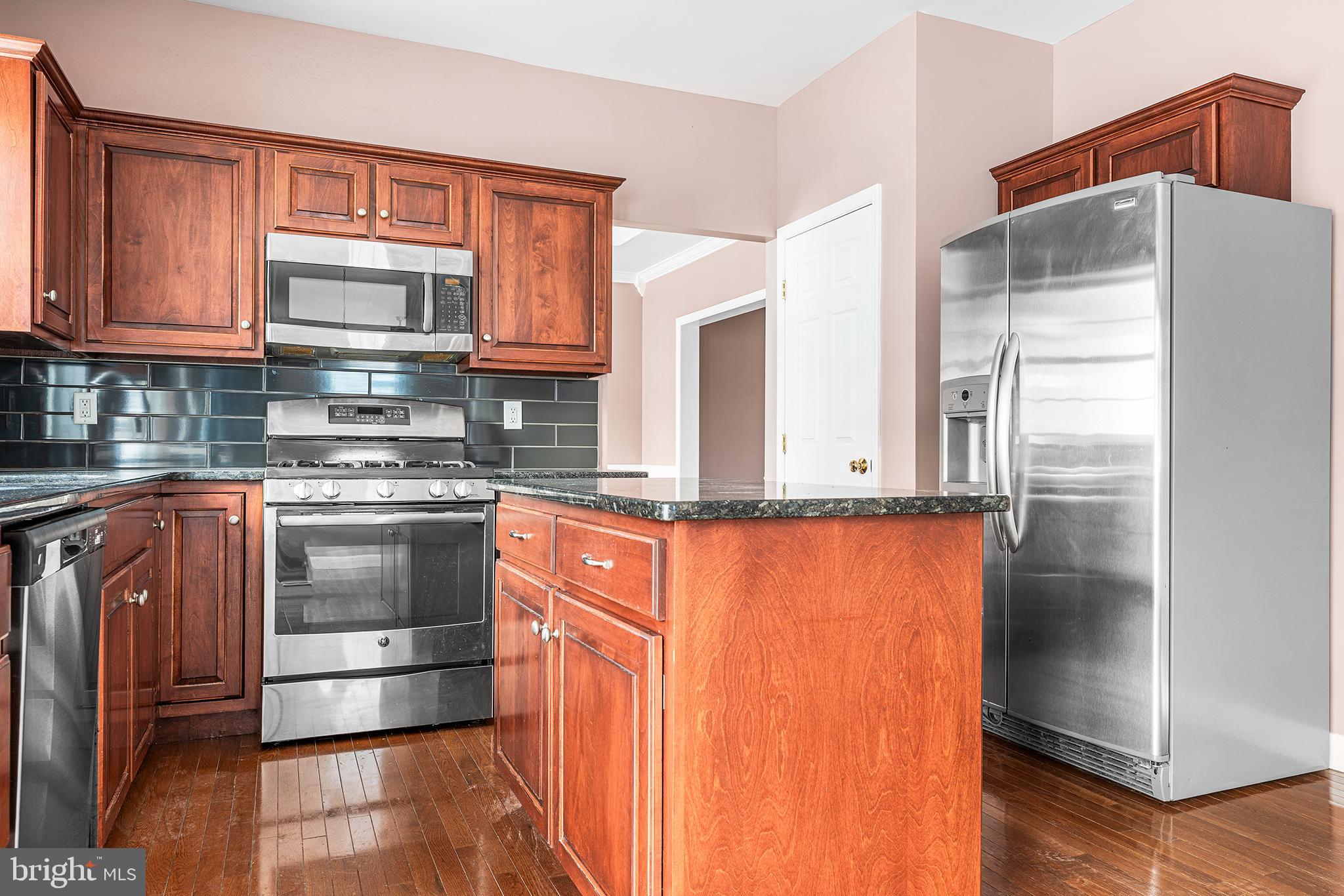 WOODS EDGE - Residential