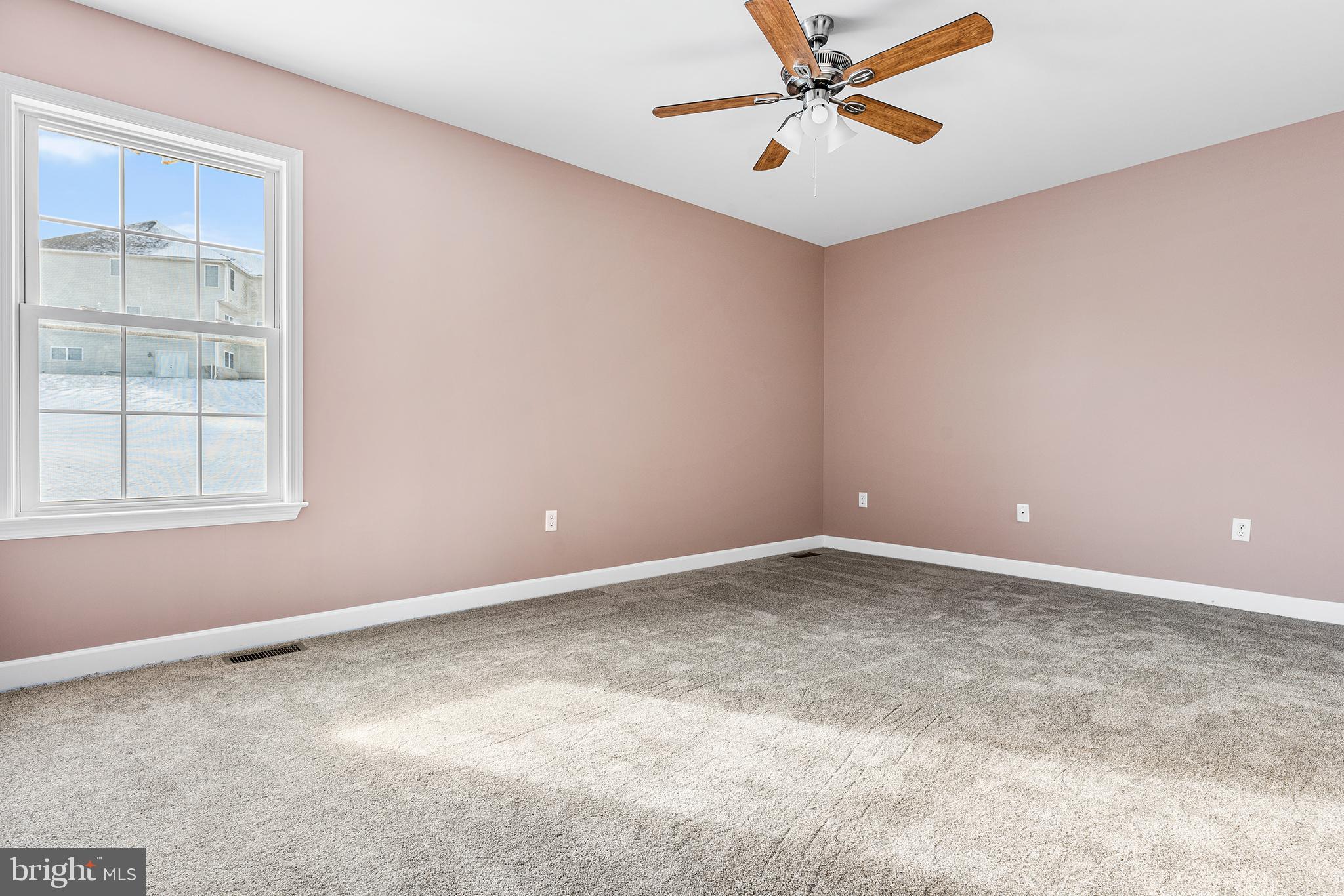 WOODS EDGE - Residential