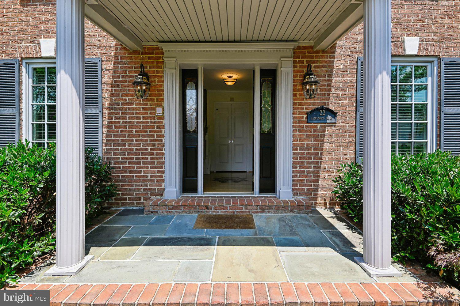 22 LOCUSTWOOD COURT