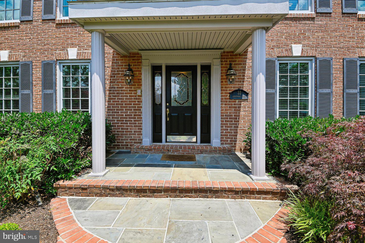 22 LOCUSTWOOD COURT