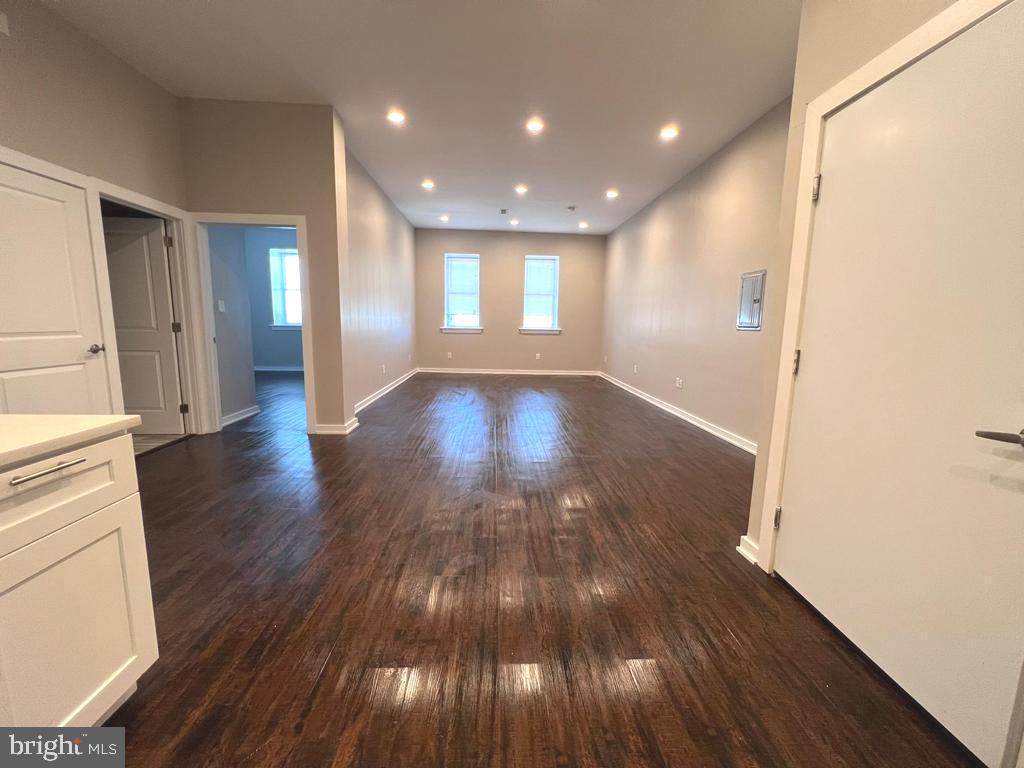 4518 LANCASTER AVENUE