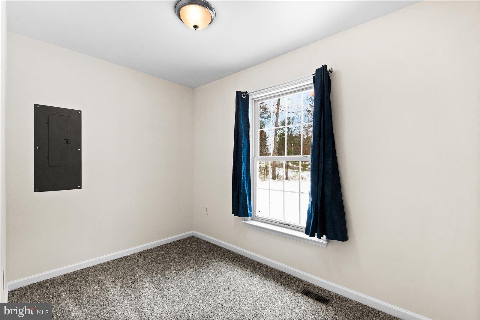 LAKE CAROLINE - Residential