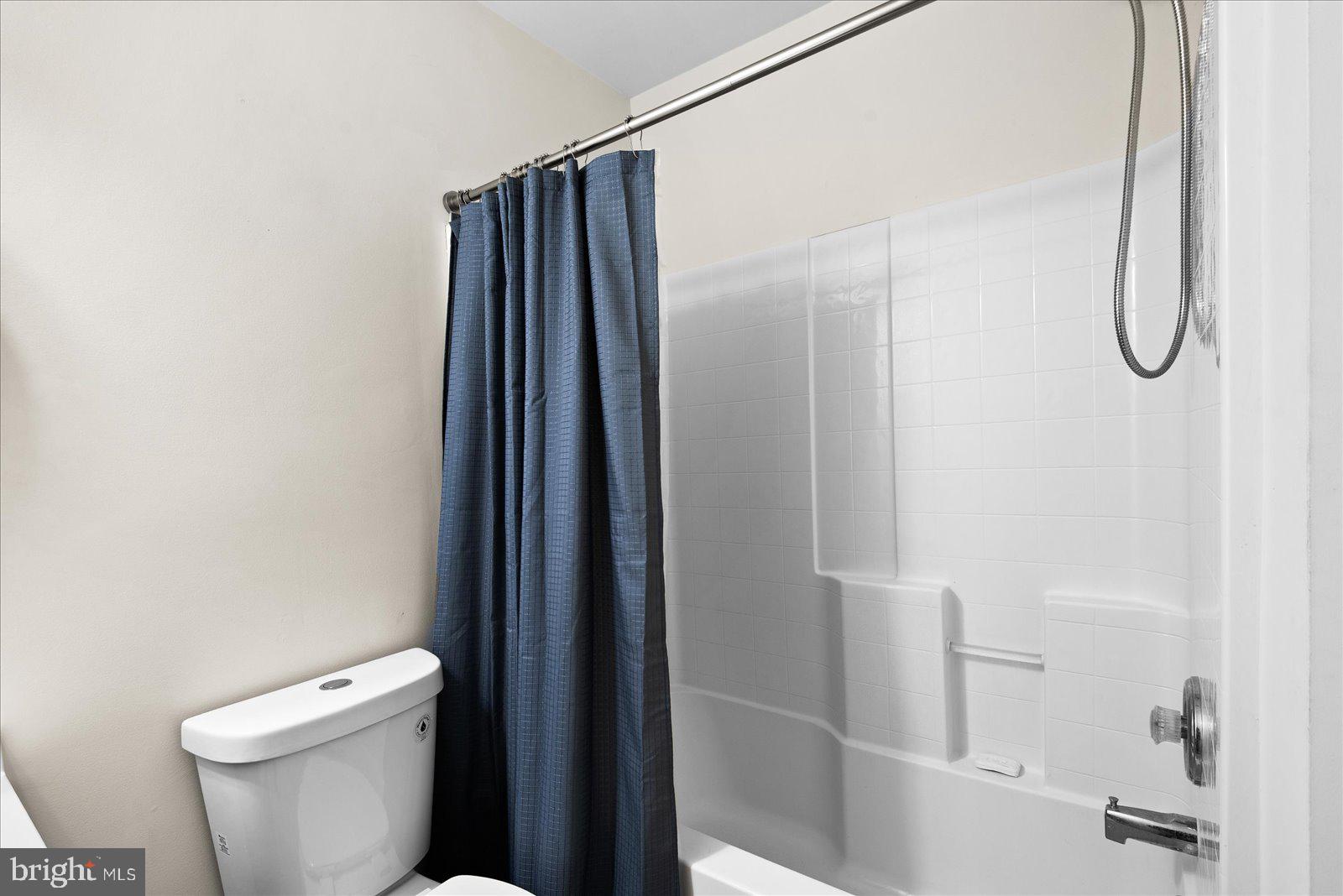 LAKE CAROLINE - Residential