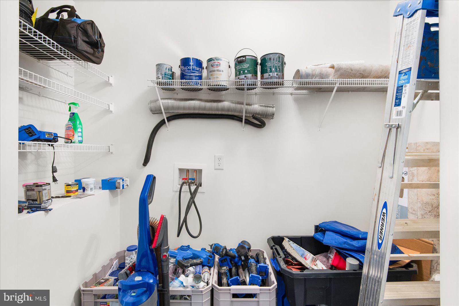 LAKE CAROLINE - Residential