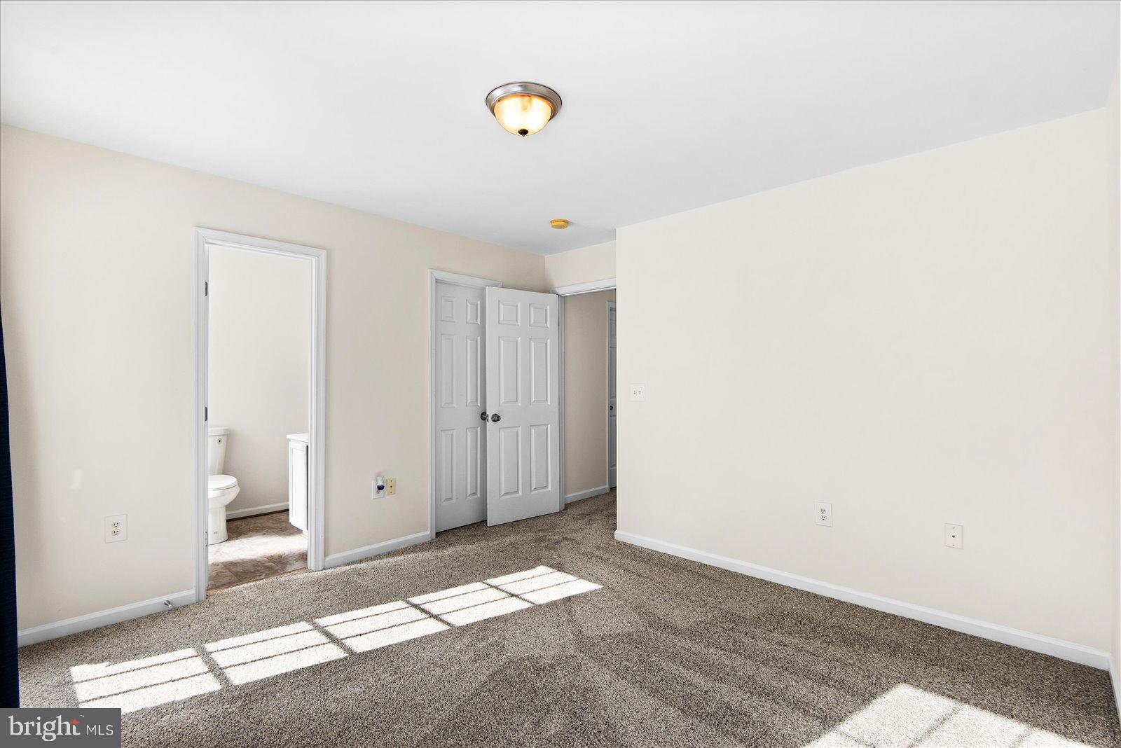 LAKE CAROLINE - Residential