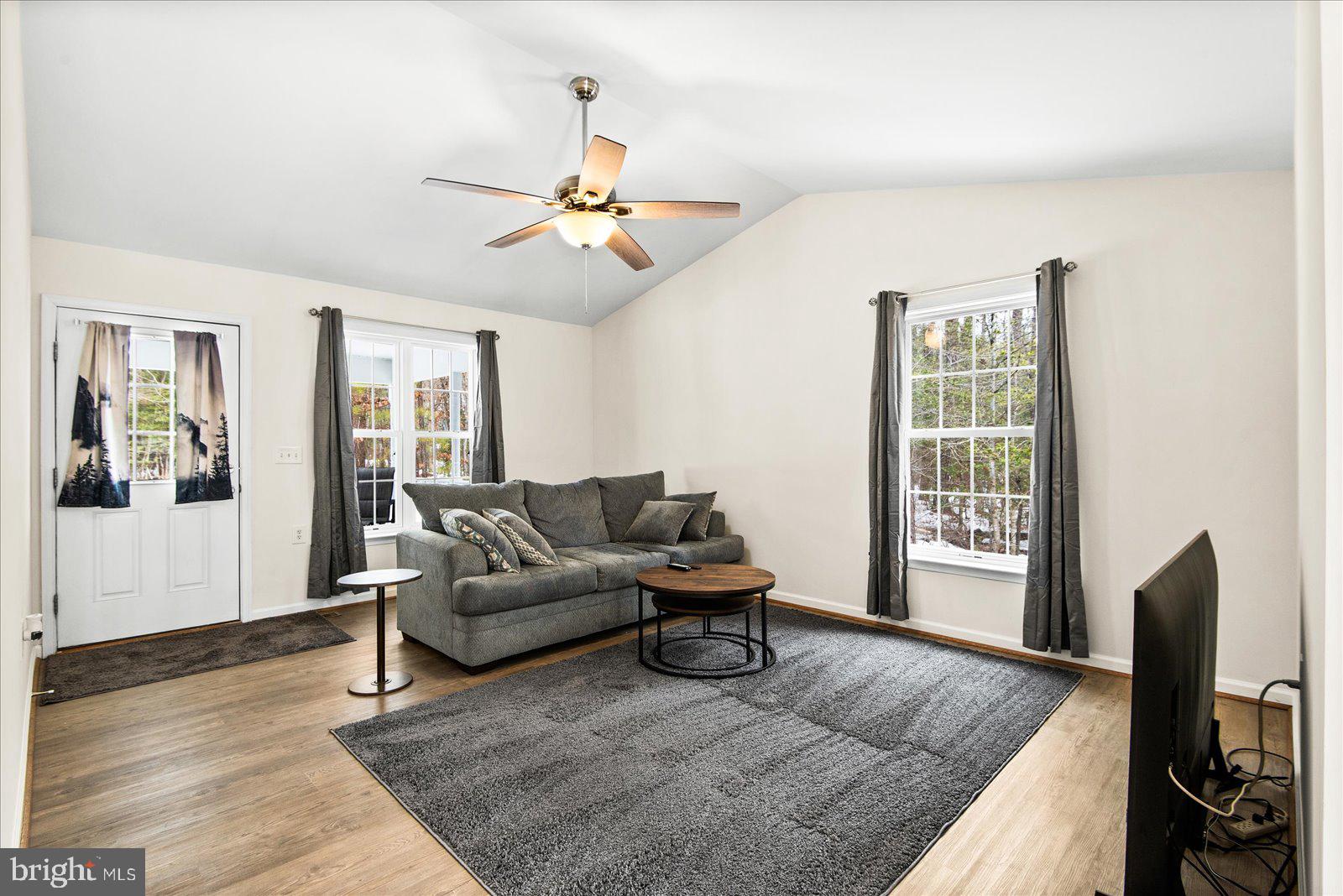 LAKE CAROLINE - Residential