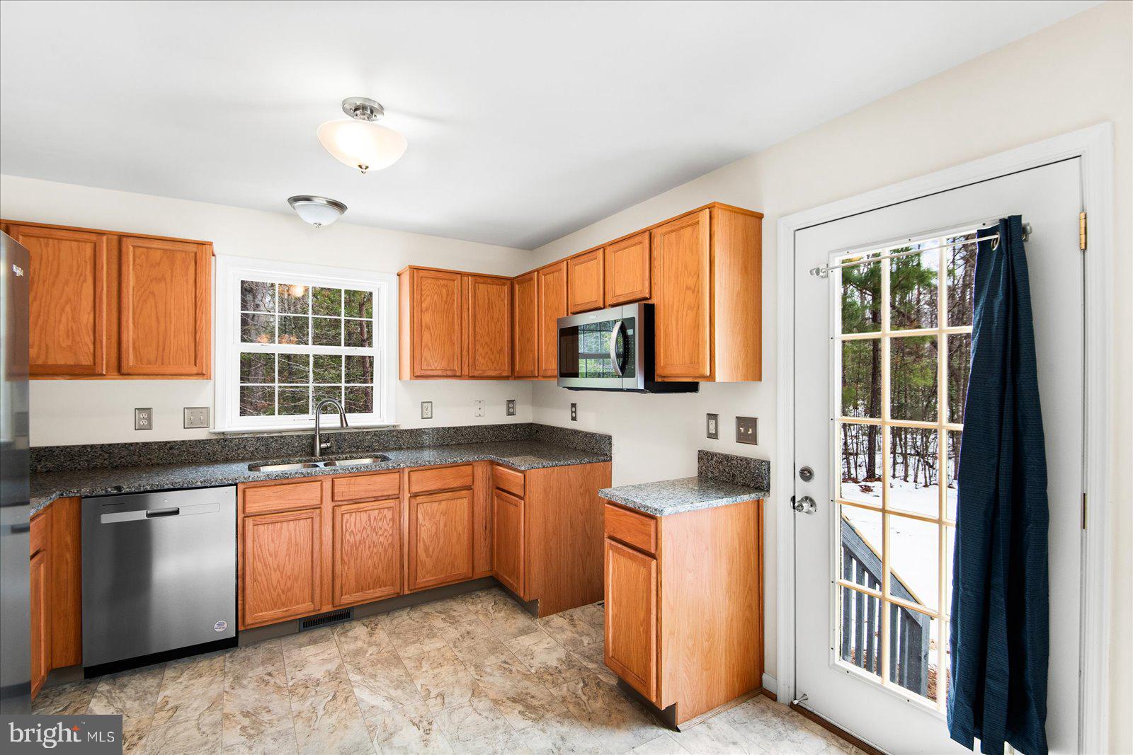 LAKE CAROLINE - Residential