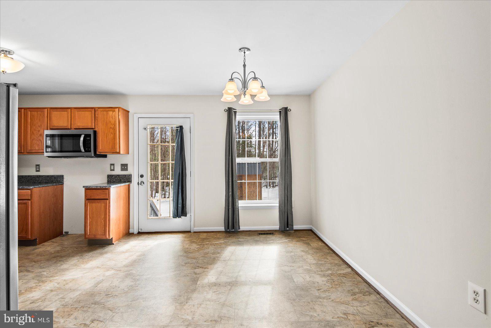 LAKE CAROLINE - Residential