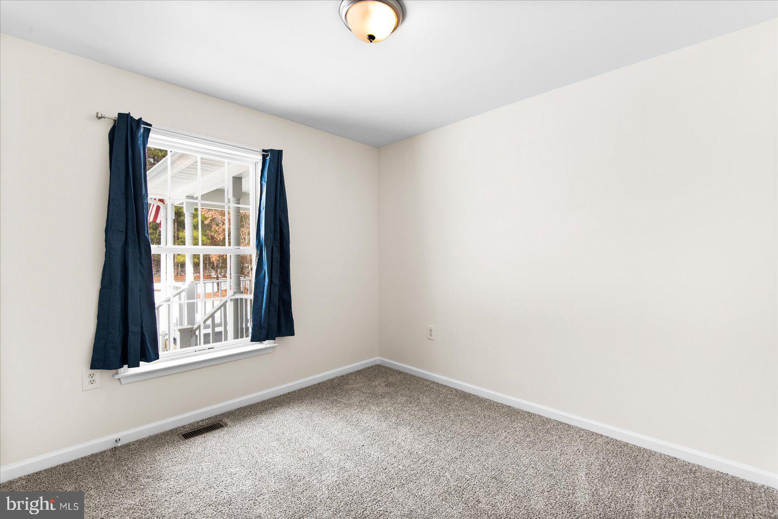 LAKE CAROLINE - Residential