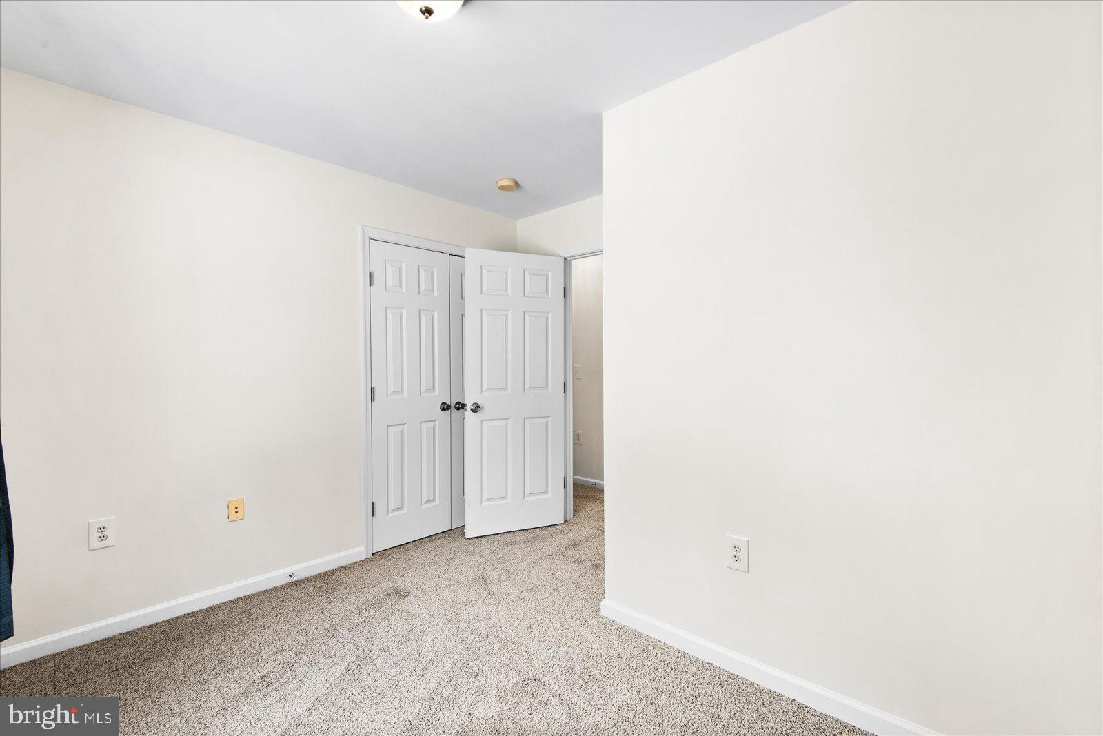 LAKE CAROLINE - Residential