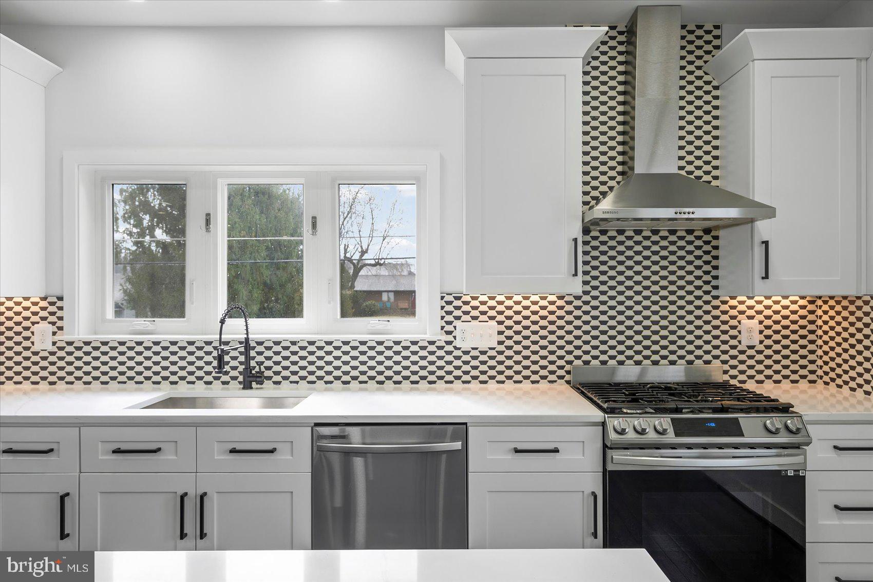 BIRD RIVER GROVE - Residential