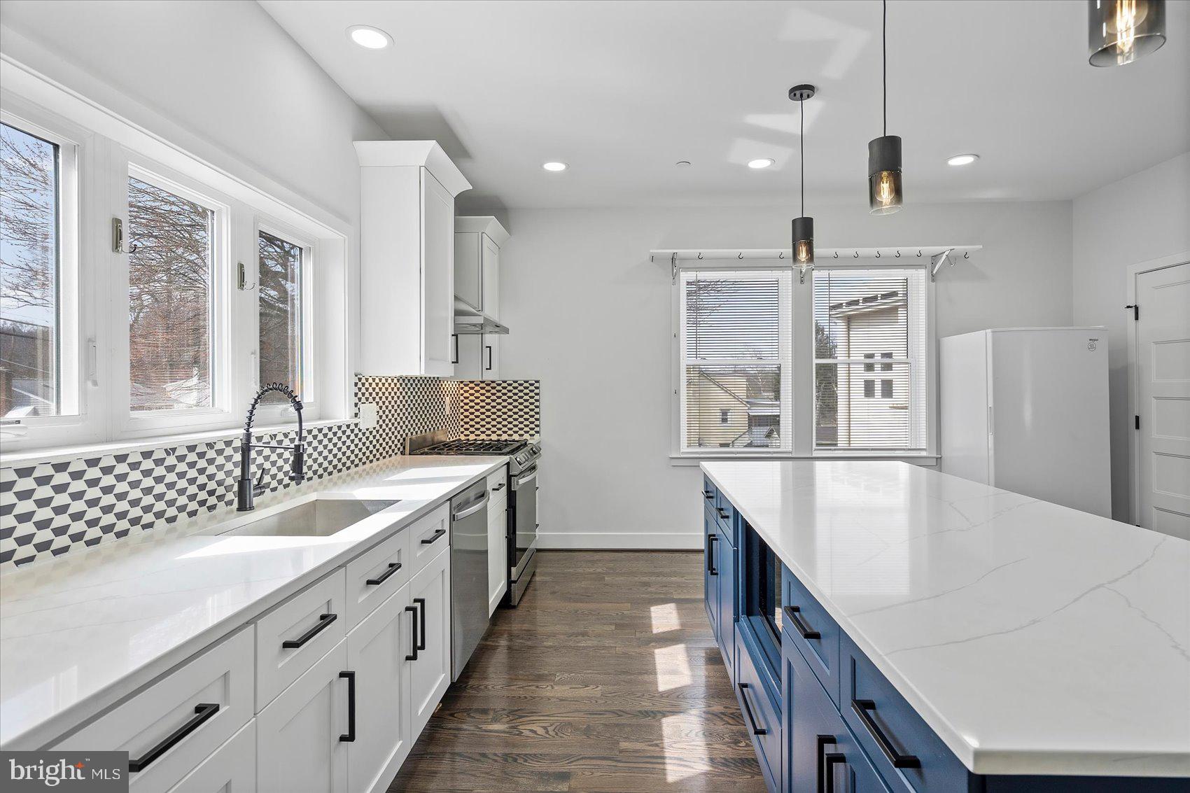 BIRD RIVER GROVE - Residential