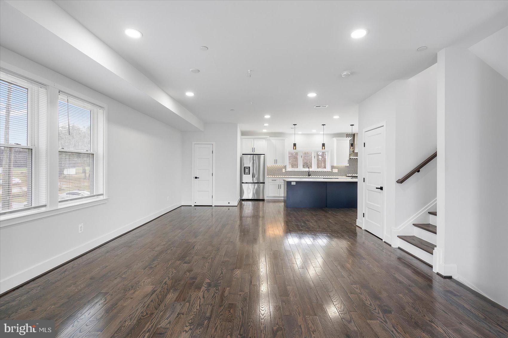 BIRD RIVER GROVE - Residential