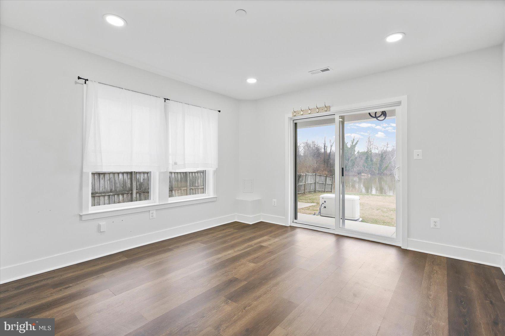 BIRD RIVER GROVE - Residential