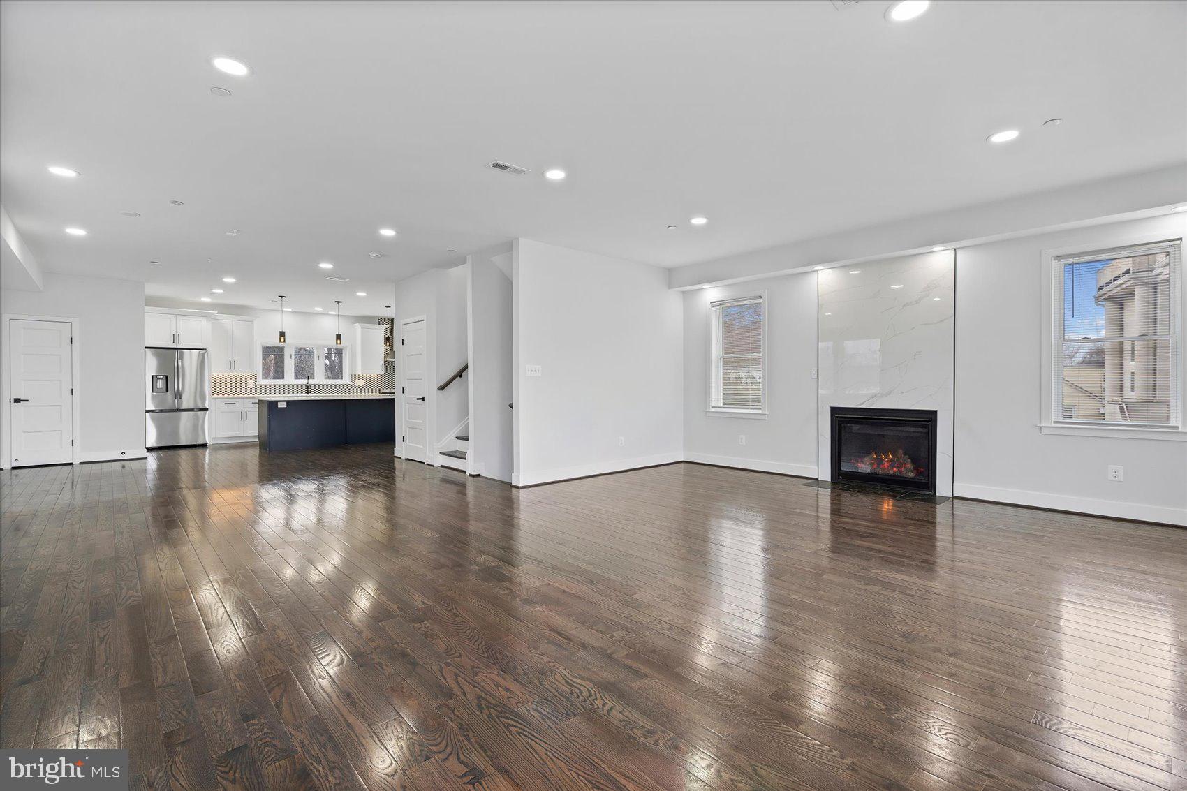 BIRD RIVER GROVE - Residential