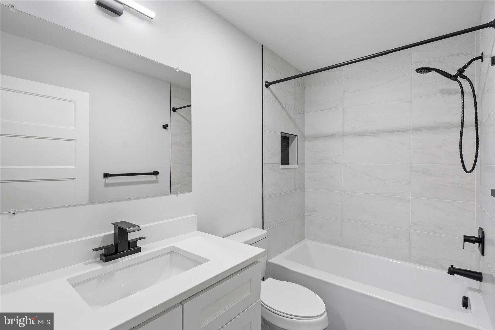 BIRD RIVER GROVE - Residential