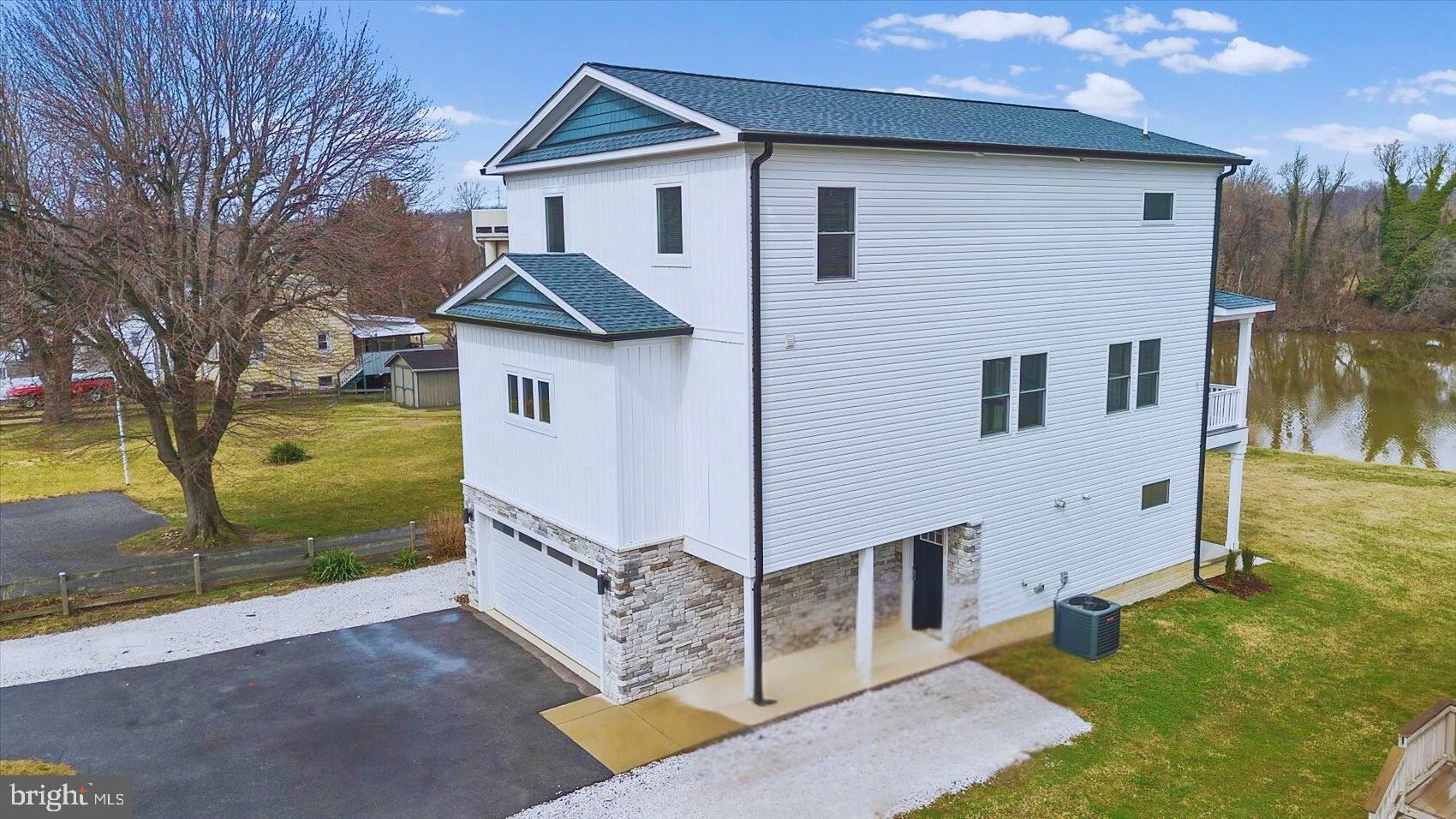 BIRD RIVER GROVE - Residential