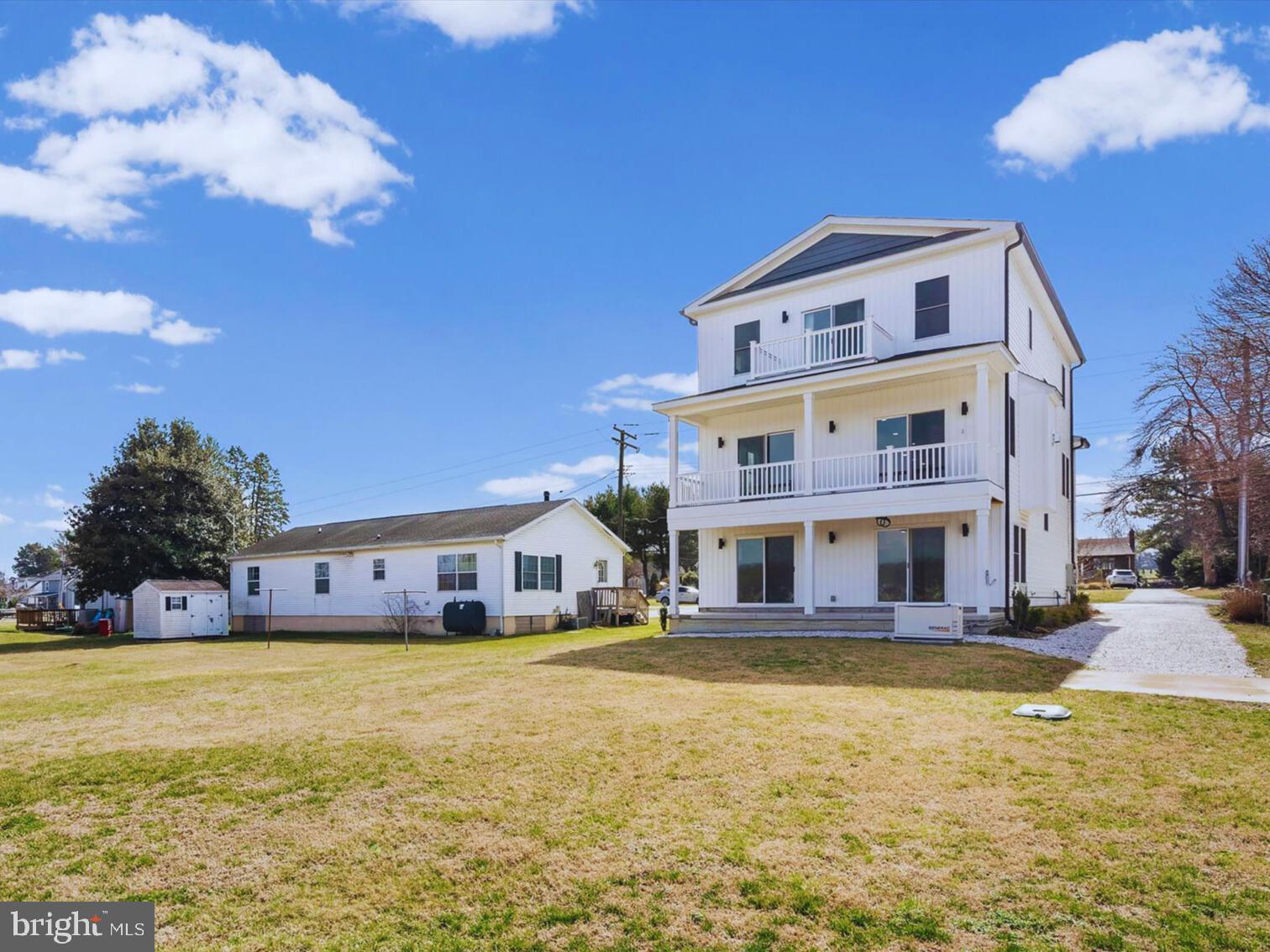 BIRD RIVER GROVE - Residential