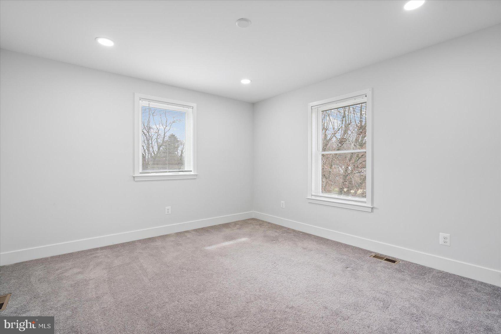 BIRD RIVER GROVE - Residential