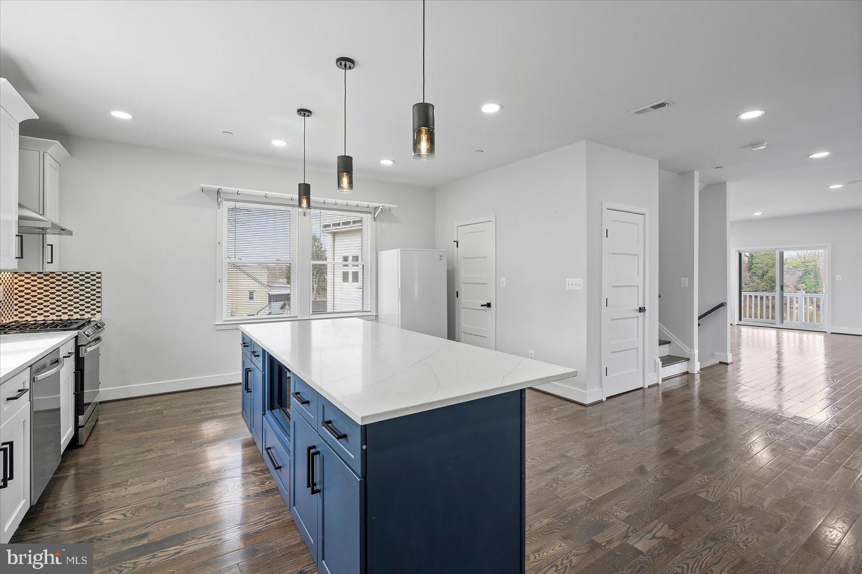 BIRD RIVER GROVE - Residential