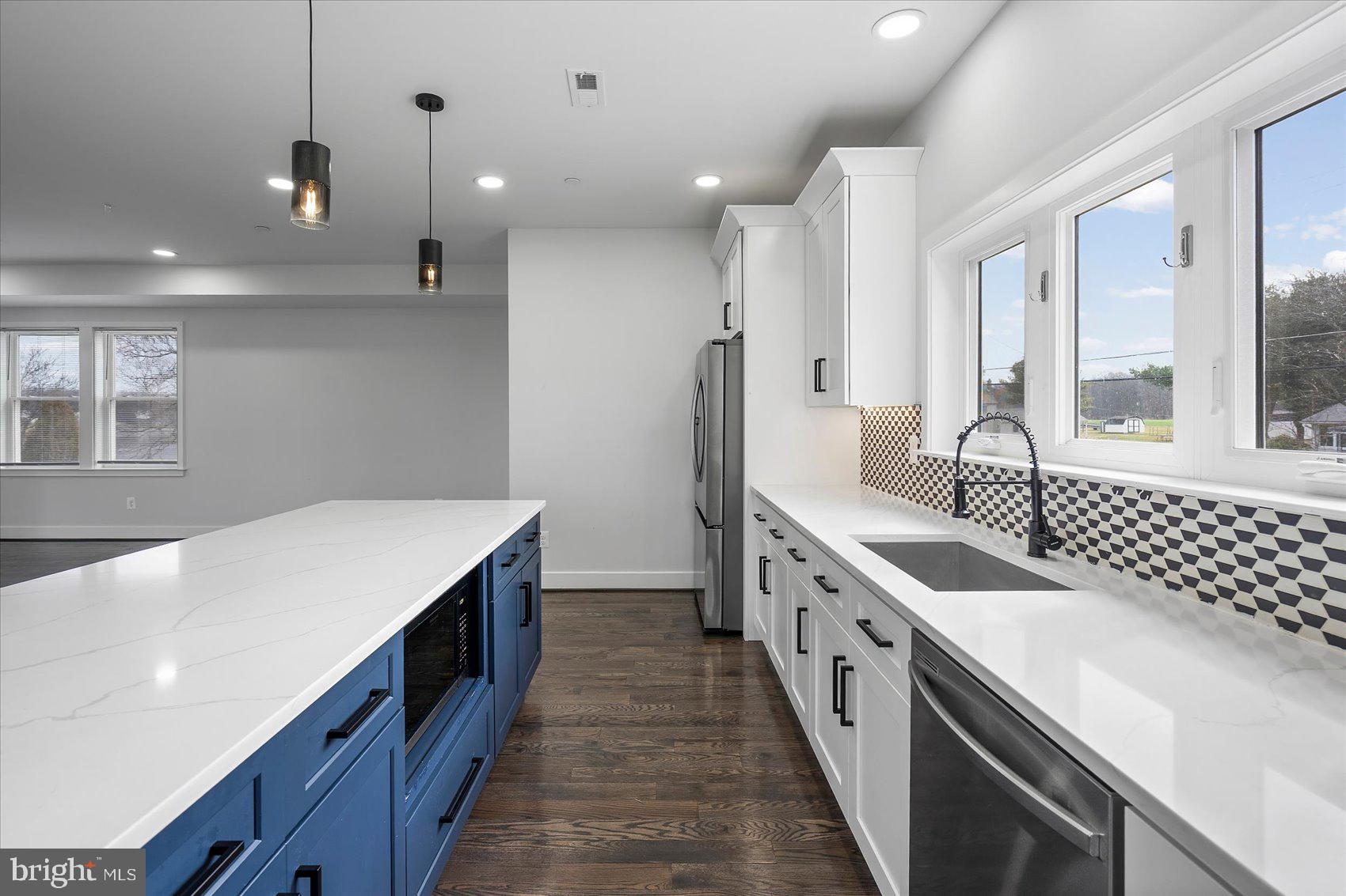 BIRD RIVER GROVE - Residential