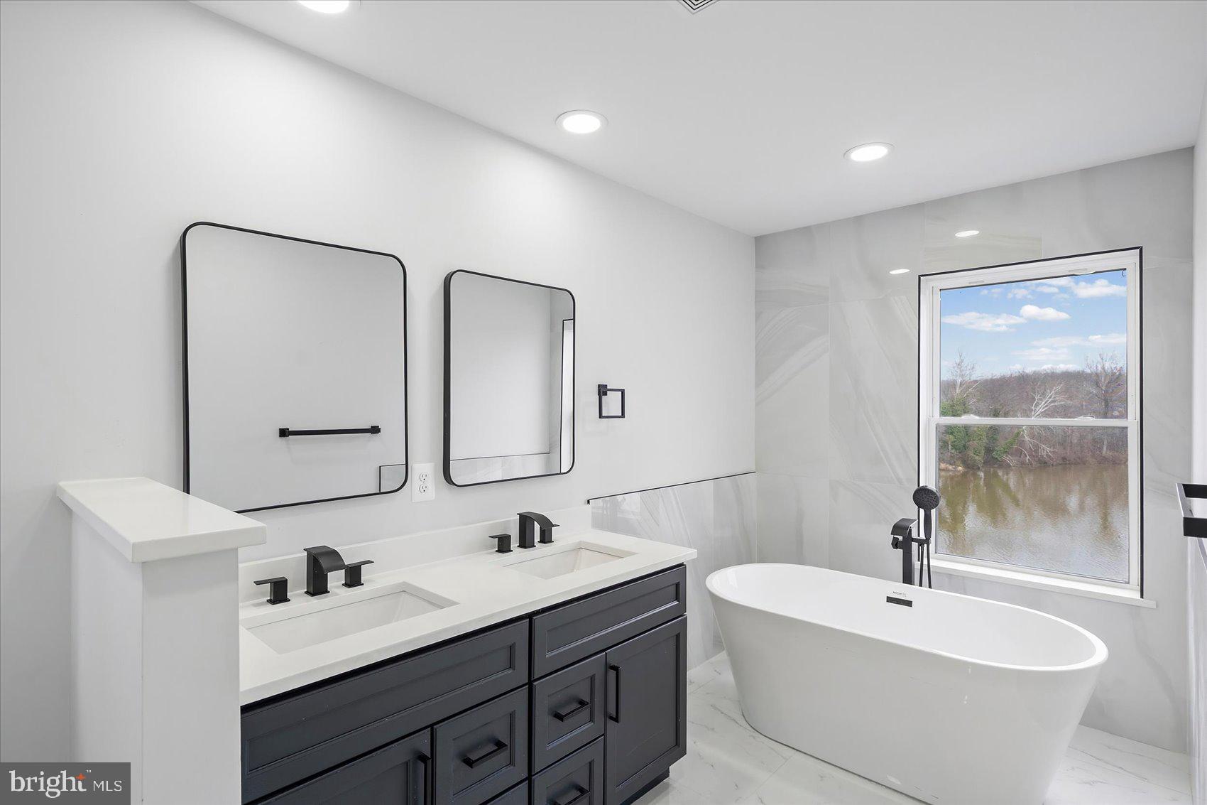 BIRD RIVER GROVE - Residential