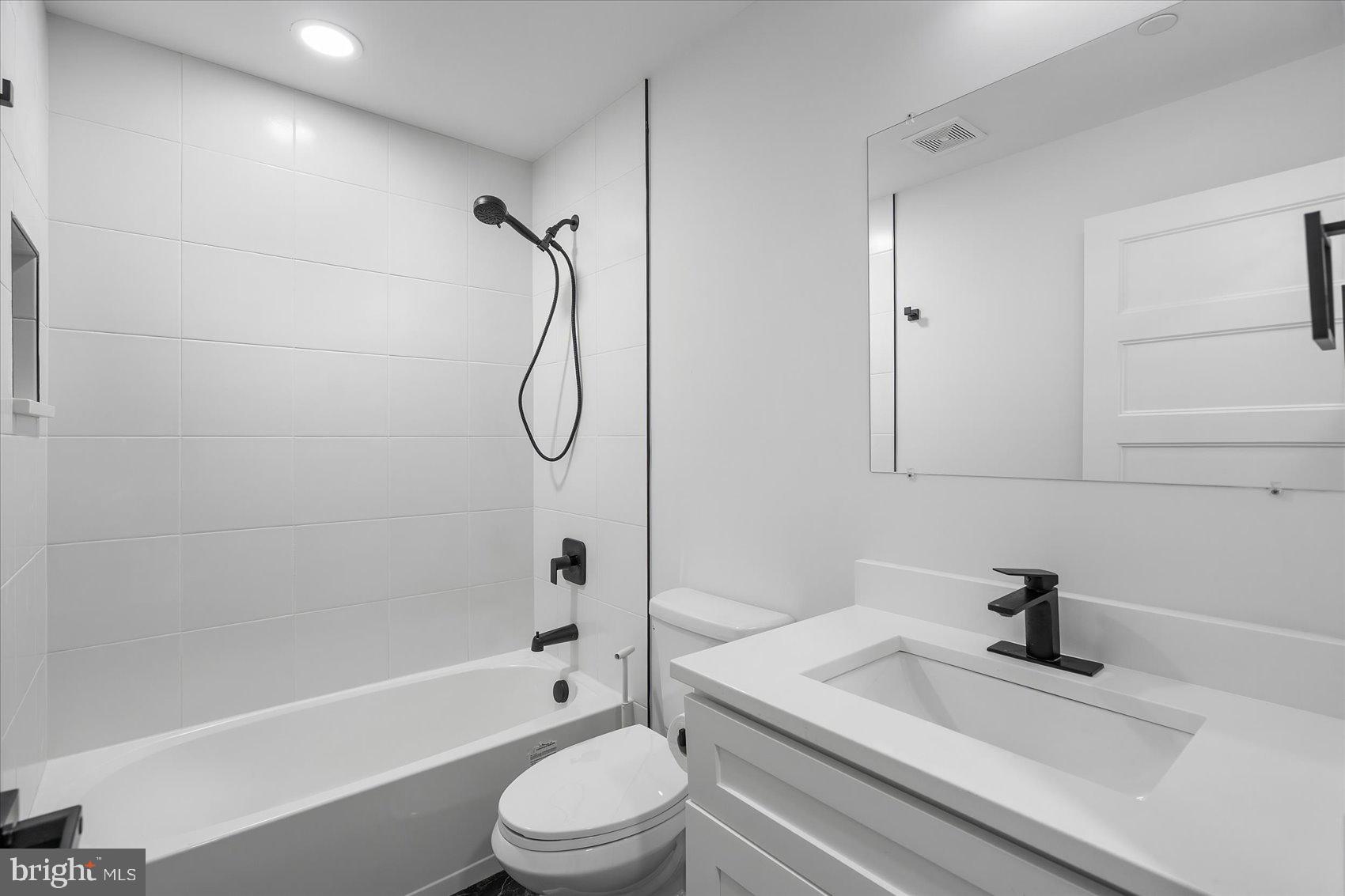 BIRD RIVER GROVE - Residential