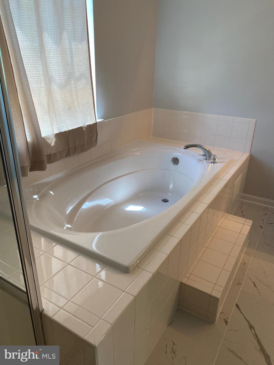 HILLANTRAE - Residential