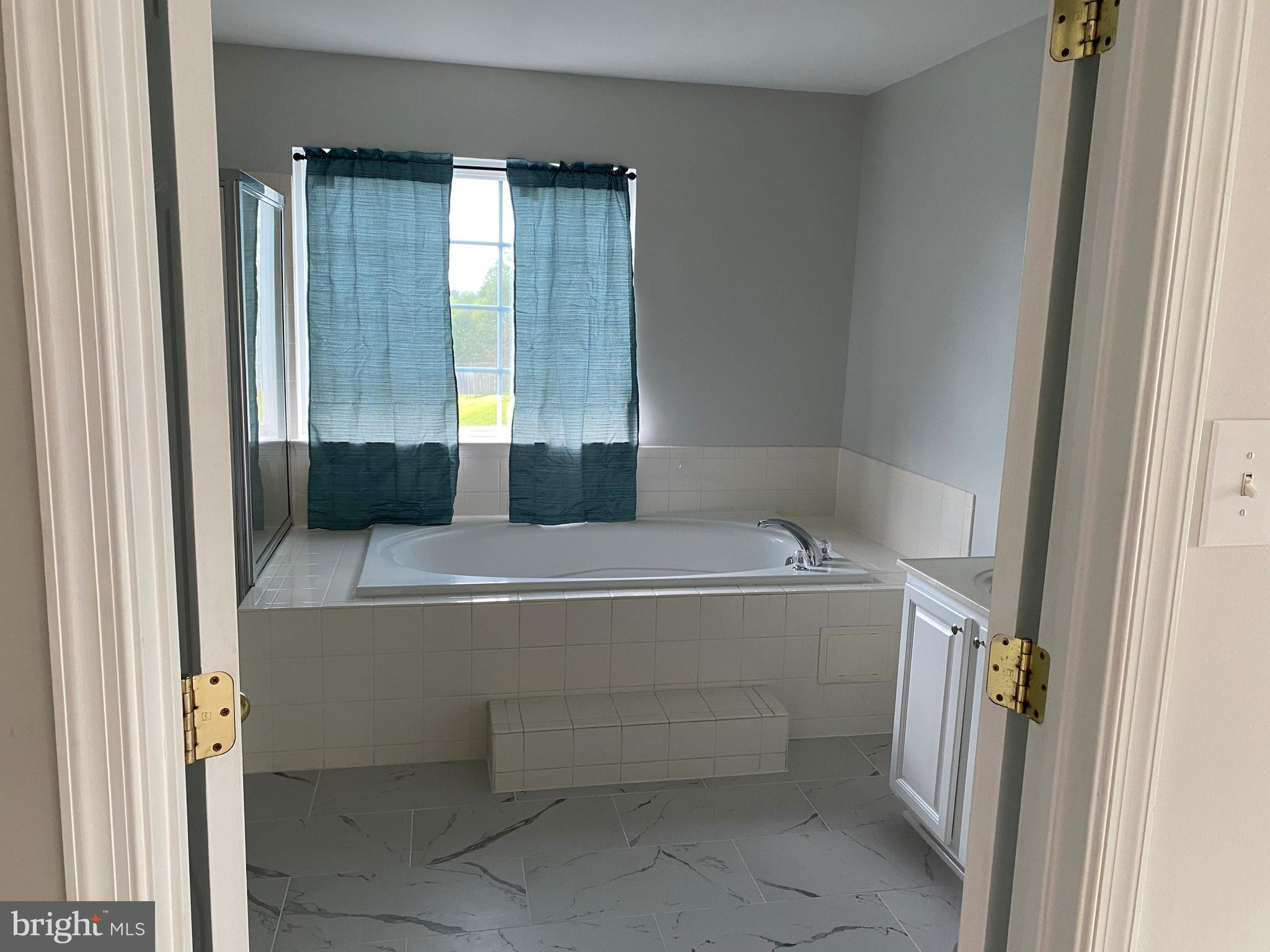 HILLANTRAE - Residential