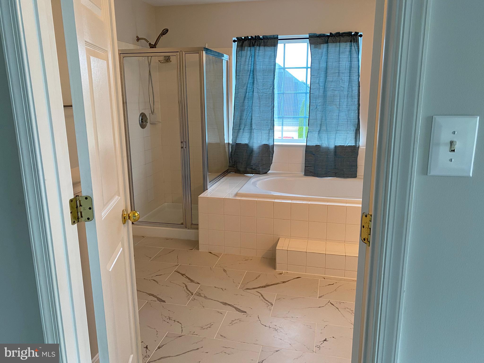 HILLANTRAE - Residential