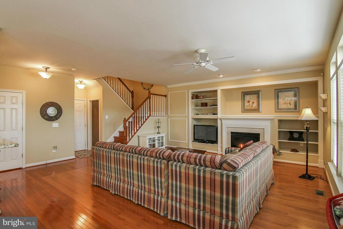 ASHBURN VILLAGE - Residential