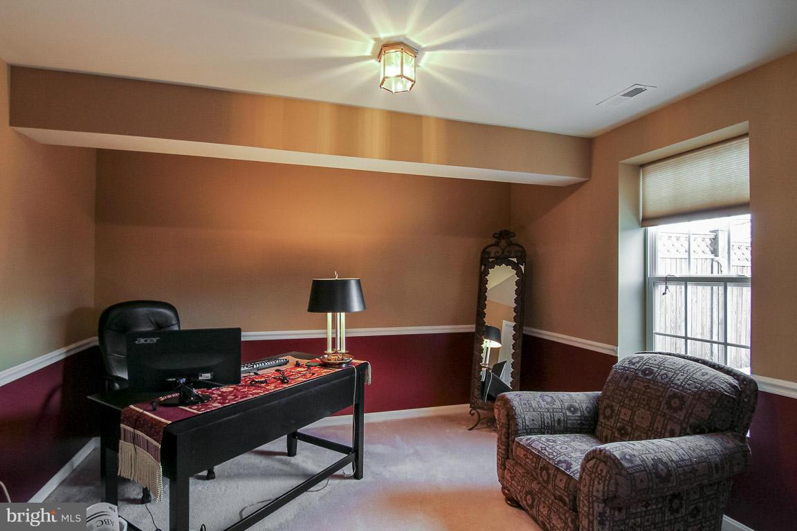 ASHBURN VILLAGE - Residential