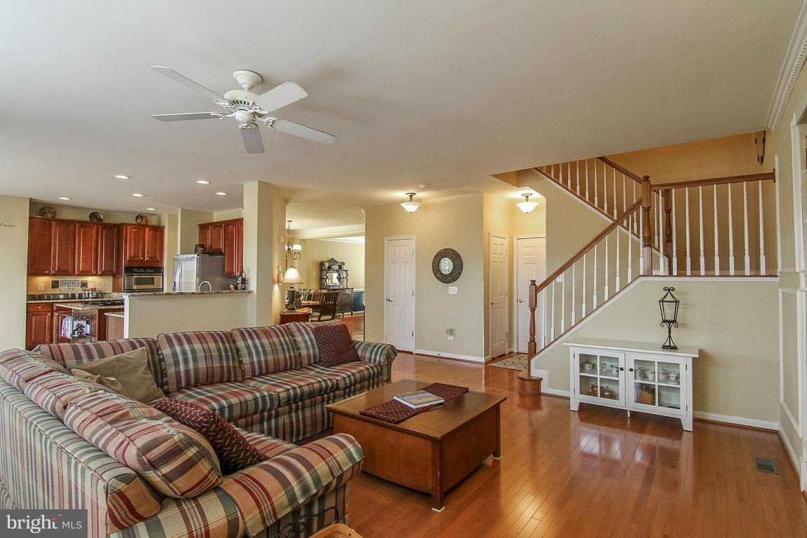 ASHBURN VILLAGE - Residential