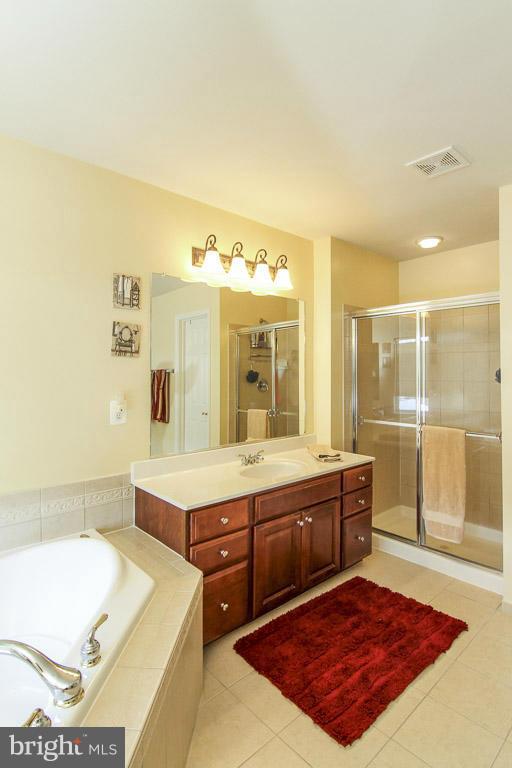 ASHBURN VILLAGE - Residential