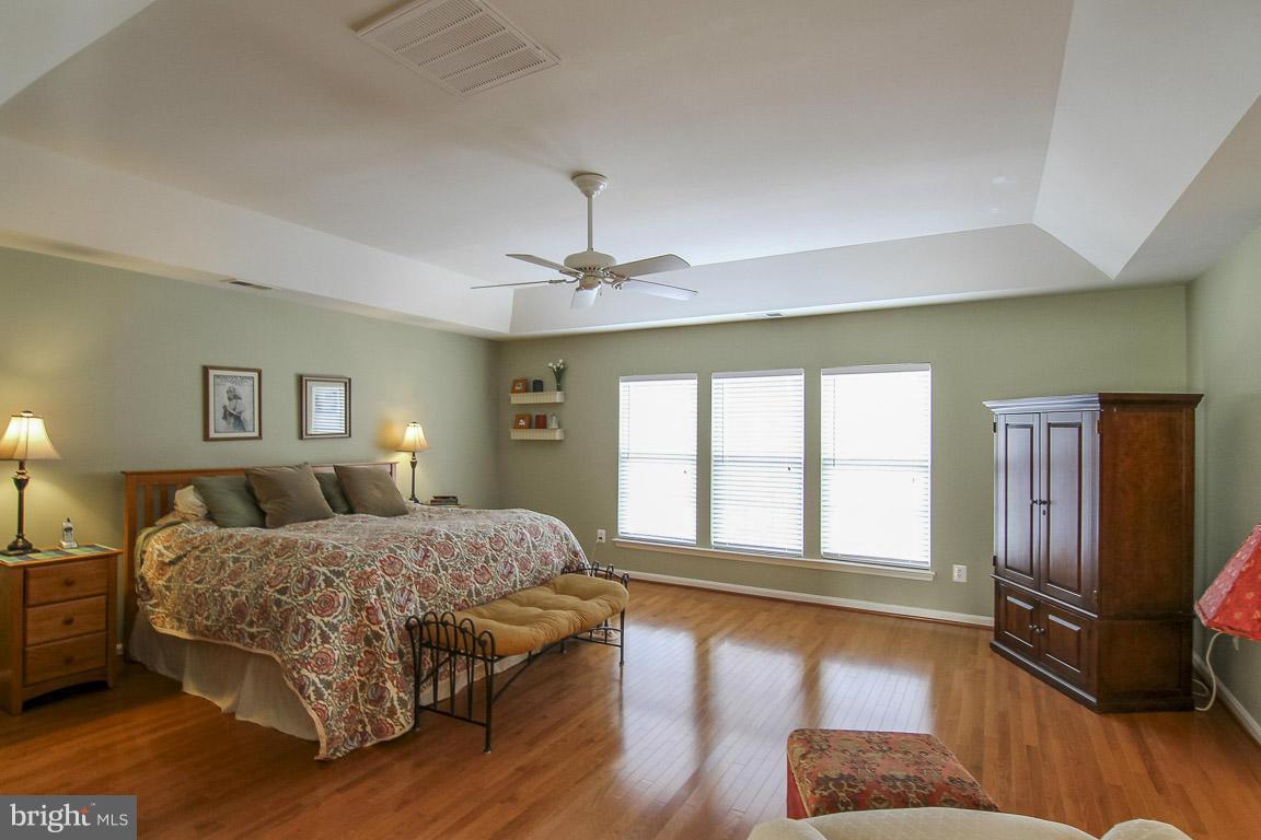 ASHBURN VILLAGE - Residential