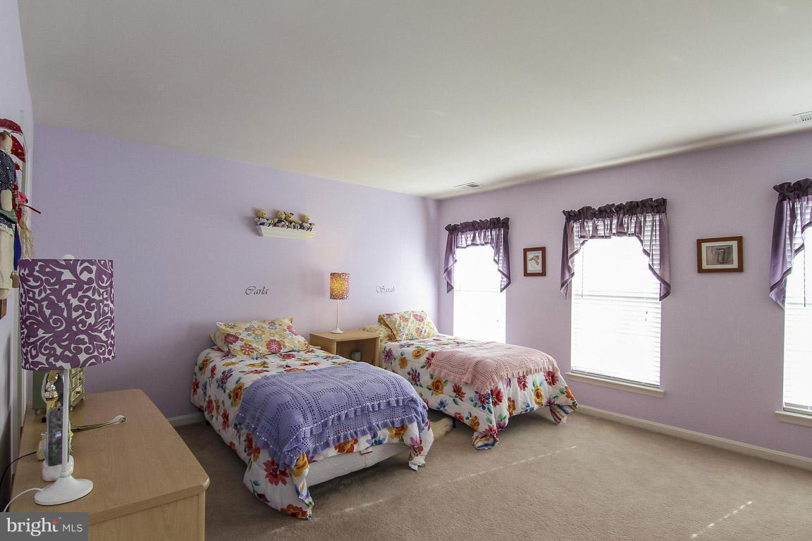 ASHBURN VILLAGE - Residential