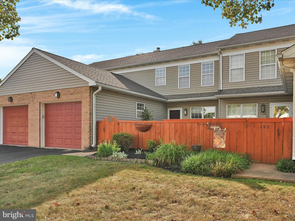 Photo of 130 PINNACLE POINT DR, LANCASTER, PA 17601 (MLS # PALA2040448)